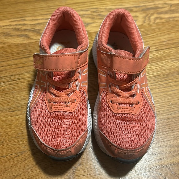 Asics sneakers size 11 - Picture 2 of 3